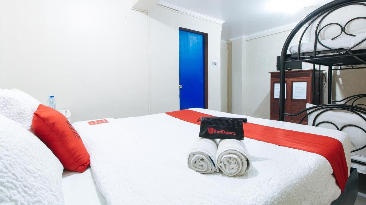 RedDoorz Plus @ Lagoon Beach Resort Zambales Olongapo Exterior foto