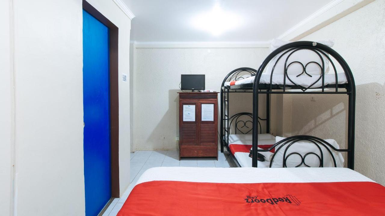 RedDoorz Plus @ Lagoon Beach Resort Zambales Olongapo Exterior foto