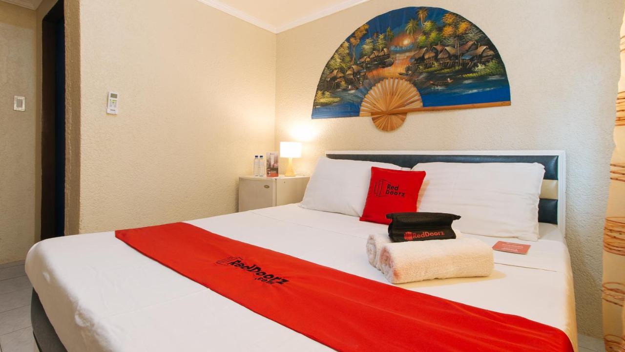 RedDoorz Plus @ Lagoon Beach Resort Zambales Olongapo Exterior foto